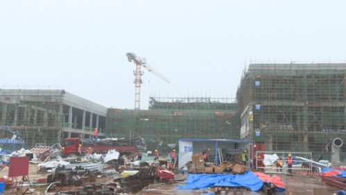 省 市工會領導看望慰問 武漢經(jīng)開區(qū)遭受風災企業(yè)