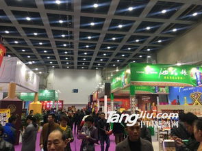 2018第十屆中部 武漢 糖酒食品交易會在武漢國際會展中心開幕,快來一站式采購名酒,嘗國內(nèi)外美食